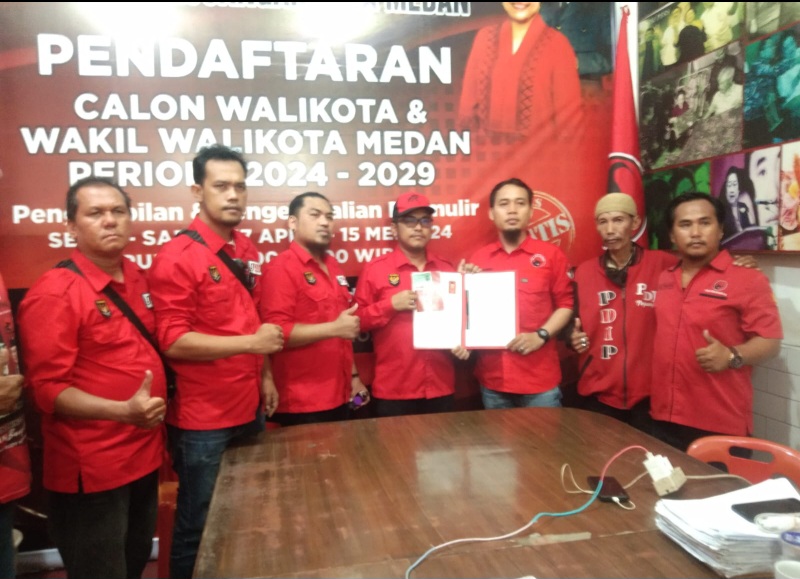 Tim 7 Kembalikan Formulir Pendaftaran Balon Wawalkot Rudy Hermanto Ke PDIP Medan