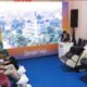 KAKANWIL Kemenag Sumut Ahmad Qosbi (kiri) bersama Bupati Madina Ja’far Sukhairi (kanan) relaksasi di kursi pijat di Lounge Haji Bank Sumut Syariah di Asrama Haji Medan, Rabu (15/5). Waspada/Surya Efendi