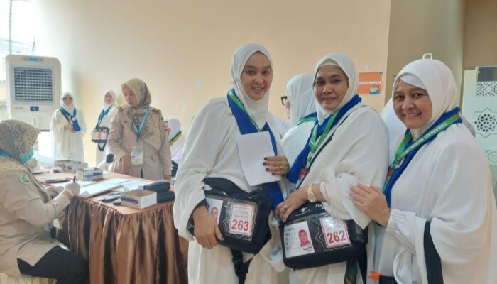 358 Calhaj Asal Madina Ke Tanah Suci Seorang Tunda Berangkat