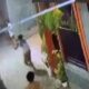 TANGKAPAN layar CCTV memperlihatkan sekelompok kawanan geng motor bersenjata tajam menyerang sejumlah pemuda di Medan Deli, Jumat (17/5). Waspada/ist
