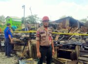 4 Rumah Semi Permanen Tinggal Puing Di Belawan