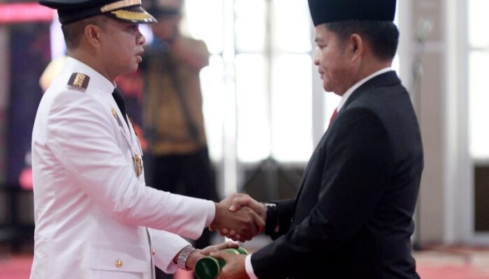 Pj. Gubsu Lantik Muttaqien Hasrimi Pj. Walikota T.Tinggi