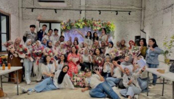 Dukung Kewirausahaan Mahasiswa Prodi Mice Polmed Gelar Talkshow & Workshop Bidang Florist