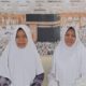 PUTRI Aura Hermawan, 21 (kiri) bersama sang ibu Elis Hasfriyani. Waspada/ist
