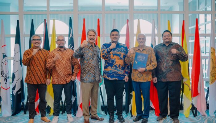 Peluncuran Buku Kerajaan Dan Kesultanan Nusantara, Bobby Nasution: Bangga Dengan Sejarah Dan Keberagaman Budaya