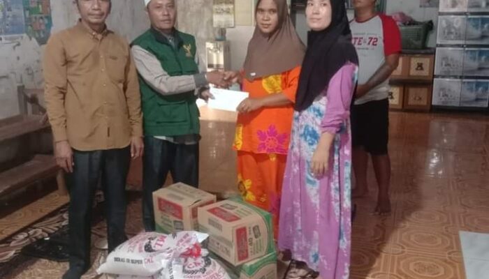 Pasca Kebakaran SD Pinarik, 3 Guru, 1 Penjaga Kantin Terima Bantuan Baznas