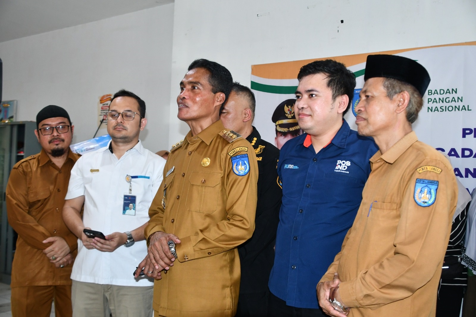 Bulog Dan Pemko Langsa Salurkan 132 Ton Beras Bulog Dan Pemko Langsa Salurkan 132 Ton Beras