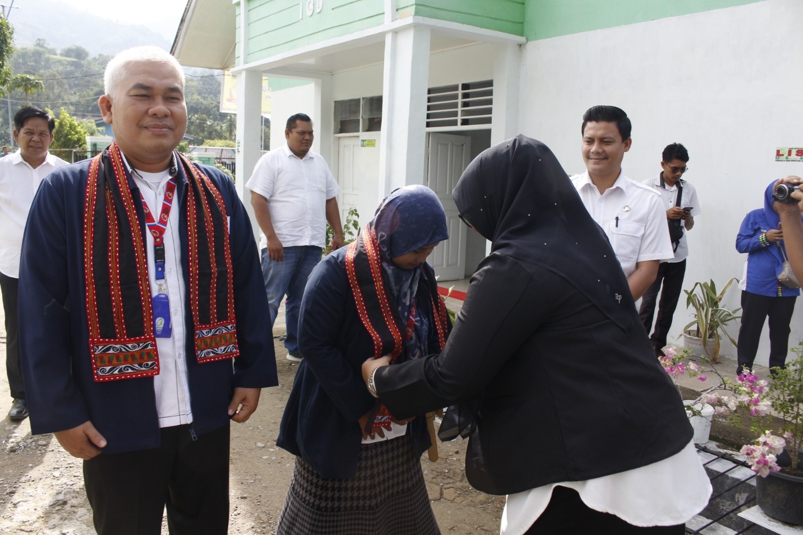 Di Agara, Tim LPA Tinjau Puskesmas Perawatan Jambur Lak-lak Di Agara, Tim LPA Tinjau Puskesmas Perawatan Jambur Lak-lak