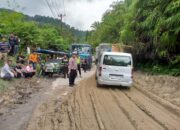 Situasi di lokasi kejadian ketika arus lalu lintas mulai berangsur normal. (Waspada/Ist)