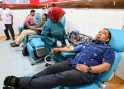 Pemerintah Kabupaten Aceh Besar menggelar kegiatan donor darah dalam rangka memperingati Hari Ulang Tahun ke-40 Kota Jantho tahun 2024 di kompleks Kantor Bupati Aceh Besar, Kamis (2/5). (Waspada/Ist)