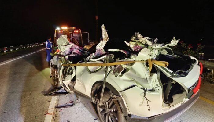 Penumpang Mobil HRV Hancur Tabrak Truk Di Tol Deliserdang, Tewas