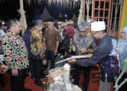 Pj Bupati Dampingi Pj Gubernur Saat Tinjau Stand Aceh Besar Di TTG XXV