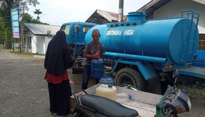 PDAM Tirta Mountala Salurkan 69 Ton Air Bersih Untuk Warga Lhoknga