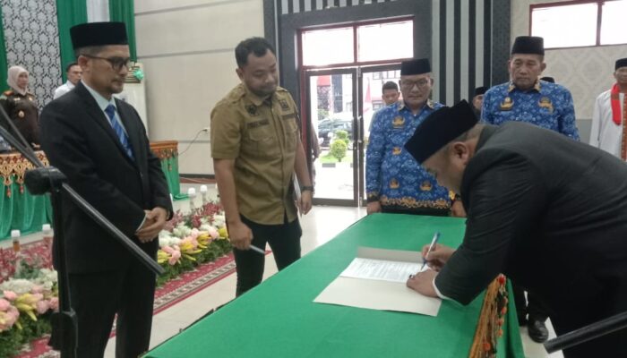 Pj Bupati Agara Lantik Yusrizal Jadi Sekda