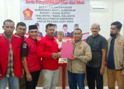 Pengurus DPP-PA mengantar berkas pendaftaran Jufri Hasanuddin, sebagai balon Bupati Abdya Periode 2024-2029, ke DPD Partai Gerindra Aceh. Senin (20/5).Waspada/Ist