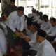 Tampak Abdul Qayyim saat mempeusijeuk 162 calon jamaah haji di Masjid Agung Darul Falah Kota Langsa, Selasa (21/5). Waspada/Rapian