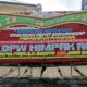 Salah satu papan bunga ucapan apresiasi kepada Polres Dairi yang dipasang di Mako Polres Dairi, Sidikalang. (Waspada/Ist)