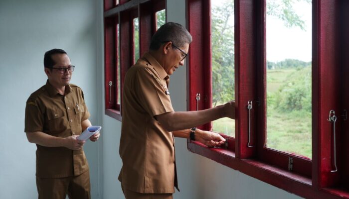 Asisten III Sekda Aceh Besar Tinjau Pembangunan Gedung SDN Bak Sukon
