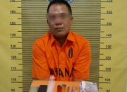 TTP alias Pak J, 41, seorang buruh harian lepas (BHL) warga Jalan Persatuan, Lingkungan III, Kelurahan Pasir Bidang, Kecamatan Sarudik, Kabupaten Tapanuli Tengah diamankan Satuan Reserse Narkoba Polres Sibolga karena kasus narkoba. Waspada/ist