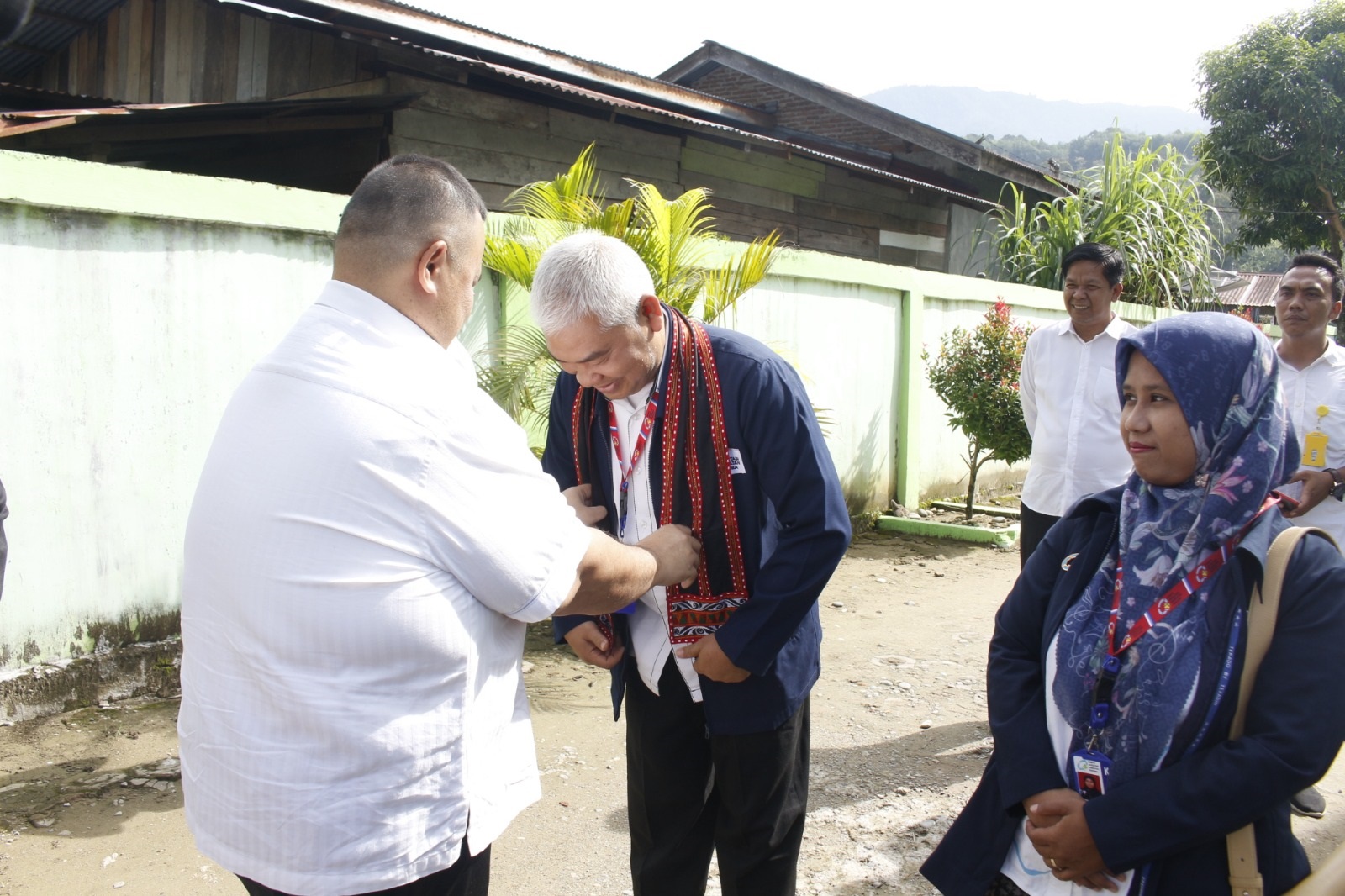 Di Agara, Tim LPA Tinjau Puskesmas Perawatan Jambur Lak-lak Di Agara, Tim LPA Tinjau Puskesmas Perawatan Jambur Lak-lak