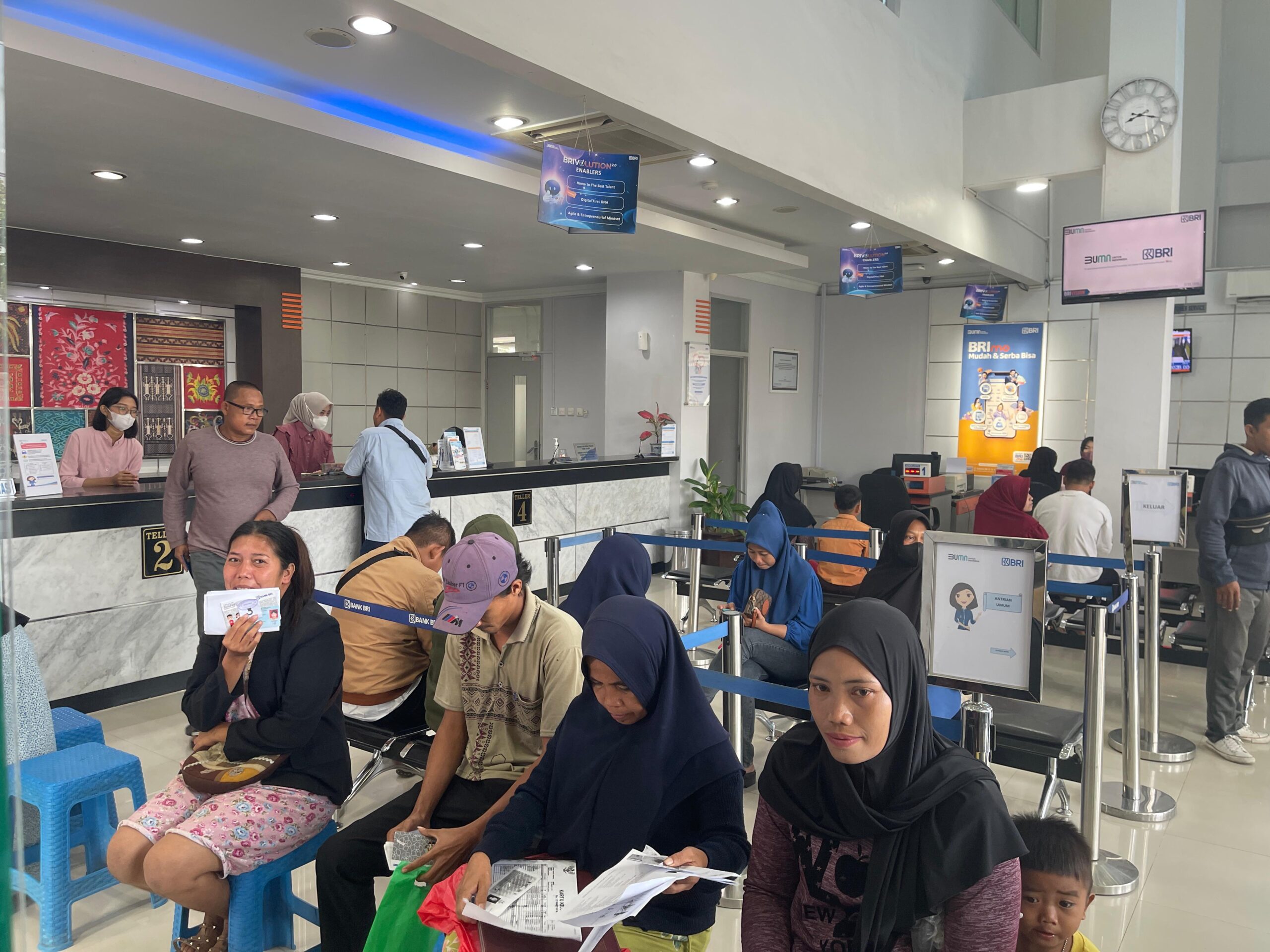 Ribuan Senyum Terukir Di Wajah Penerima PIP BRI Tanjungbalai Ribuan Senyum Terukir Di Wajah Penerima PIP BRI Tanjungbalai