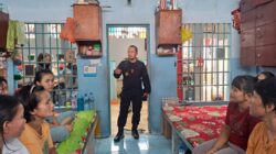KALAPAS  Kelas IIA Labuhan Ruku, Alexander Lisman, saat melakukan kontrol di area Blok Hunian Wanita WBP.Waspada/Ist