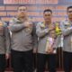 Kapolres AKBP Yogen Heroes Baruno (tujuh kanan) pose bersama Tim Lemdiklat Polri dan lainnya saat tim melaksanakan penelitian di Polres Pematangsiantar dan berlangsung di aula Widya Satya Brata Mapolres, Jl. Jend. Sudirman, Selasa (28/5).(Waspada-Ist).
