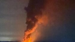 Kondisi lokasi kebakaran sumur illegal drilling (pengeboran minyak secara ilegal) yang dilakukan oleh masyarakat di Dusun Paya Laot, Gampong Alue Canang, Kecamatan Birem Bayeun Kabupaten Aceh Timur, Kamis (30/5). Waspada/ist