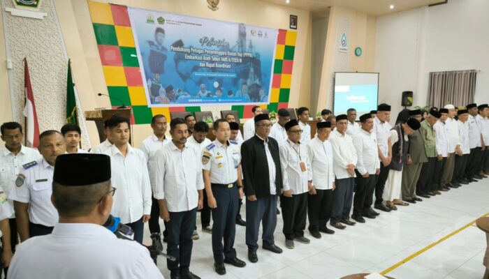 Lantik 140 PPIH Embarkasi Aceh, Azhari Minta Petugas Layani Jamaah Secara Maksimal