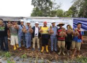 Bawang merah Kolaborasi, hasil kolaborasi Inalum dan kelompok tani, berhasil membudidayakan bawang merah di Desa Pintu Pohan, Kec. Pintu Pohan Meranti, Kab.Toba, salah satu upaya Inalum menggerakkan ekonomi warga sekitar perusahaan sekaligus menekan angka inflasi. (Waspada/ist)