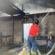 Tiga rumah warga di Dusun Suka Damai, Desa Lhok Gajah, Kecamatan Kuala Batee, Abdya, Rabu (22/5) sekira pukul 10.35 WIB terbakar.Waspada/Syafrizal