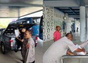 Tampak dalam gambar Kapolres Sabang, AKBP Erwan, SH, MH membagi beras sembako ke Buruh Pelabuhan Balohan Sabang.(Waspada/ist)