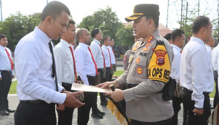 Berkinerja Baik 45 Personel Polres Batubara Terima Penghargaan