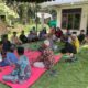 Sejumlah kerabat dan sahabat sedang takziah di di kediaman Galang Pradana di Desa Desa Prapat Janji, Kec Buntu Pane Kab Asahan, yang merupakan alah satu daru dua korban yang ditemukan tewas di Sungai Pematang Siantar. Waspada/Bustami Chie Pit