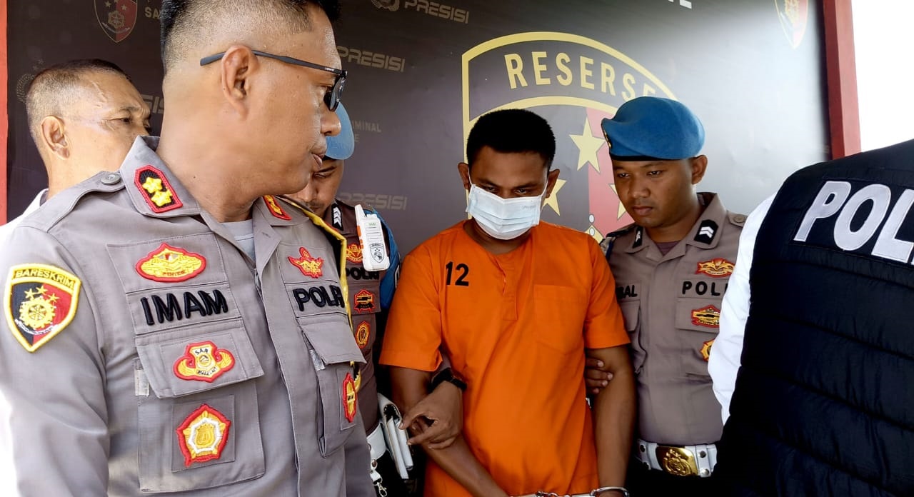 SU tersangka penganiayaan Ryan, saat diperiksa penyidik Polres Pidie, Senin (27/5) Waspada/Muhammad Riza