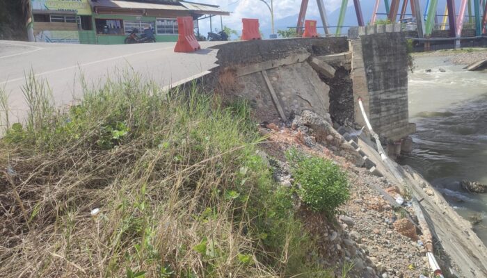 Pj Bupati Syakir Terkesan Cuek Perbaiki Tanggul Pengaman Jembatan Mbarung
