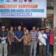 Kombes Pol. Mohammad Nasrun Mikaris (tengah) dan para pimpinan Parpol Non Parlemen serta pengurus dan anggota Monas Center foto bersama di depan Sekretariat Gabungan, Selasa (29/5). Waspada/Rahmad