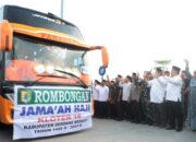 Bupati Sergai H. Darma Wijaya didampingi Wabup Sergai Adlin Tambunan memberangkatkan Jamaah Calon Haji Kab. Sergai tahun 2024. Waspada/ist