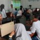 Peserta terlihat antusias mengikuti seleksi ujian tertulis seleksi PPK untuk Pilkada tahun 2024,Senin (6/5). (Waspada/Yusri).
