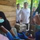 BRIN memantau proses pengelohan telur asin hasil peternakan warga Desa Suak Nibong, Kecamatan Tangan-Tangan, Abdya. Kamis (30/5).Waspada/Syafrizal