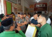 Aktivis HIMMAH Palas menggelar aksi unjuk rasa dan meminta Komisioner KPU Palas bersumpah bahwa dugaan Pungli rekrutmen PPK dan PPS Pilkada Palas 2024 adalah kebohongan dan fitnah keji bagi komisioner KPU, Kamis (30/5) (Waspada/Muhammad Satio)