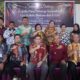 Kepala Rutan Tarutung, Ismet Sitorus beserta jajarannya foto bersama dengan Kepala Pusat Strategi Kebijakan Tata Kelola Hukum dan HAM, Syarifuddin, beserta tim analis kebijakan badan strategi kebijakan Hukum dan HAM saat melakukan kunker ke Rumah Tahanan Negara (Rutan) Kelas IIB Tarutung, Kamis (30/5). Waspada/ist