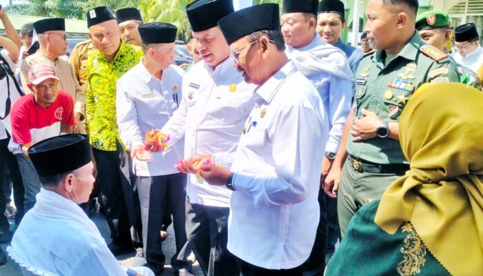 150 Calhaj Asal Simalungun Ditepungtawari, Ini Pesan Bupati