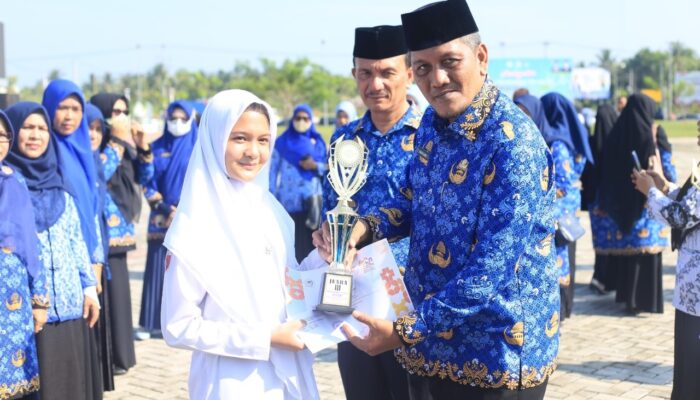 Peringati Hardiknas, Sekolah Dan Siswa Berprestasi Aceh Utara Terima Penghargaan