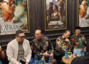 Berbincang serius sesama anggota DPR RI Ahmad Doli K.Tanjung dengan Gus Irawan Pasaribu sementara di sebelahnya Rusdy Lubis dan Syahrul Pasaribu. Waspada/Ist