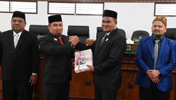 Pj Bupati Aceh Besar Sampaikan LKPJ TA 2023 Di Paripurna DPRK
