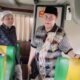 KAKANWIL Kemenagsu yang juga Ketua PPIH Embarkasi Medan, H Ahmad Qosbi SAg MM didampingi Kabid Haji dan Umroh selaku Sekretaris PPIH, Dr H Zulfan Efendi MSi,meninjau kesiapan bus pengantar Calhaj ke Bandara KNIA. Waspada/Anum Saskia