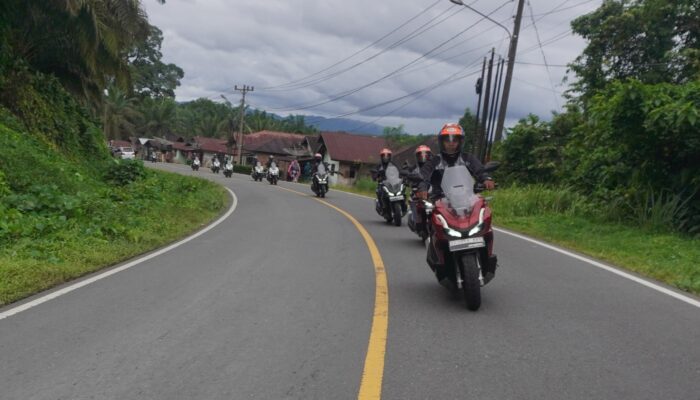 Pesona Honda ADV Bikers Jelajahi Sidempuan Hingga Sibolga