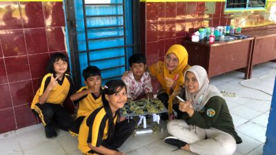 Edukasi Hidroponik Dan Cuci Tangan: Menanam Kebiasaan Sehat Di SD Edukasi Hidroponik Dan Cuci Tangan: Menanam Kebiasaan Sehat Di SD