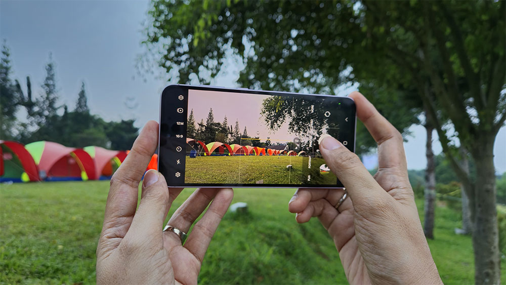 Cara Dapatkan Foto Malam Aesthetic Saat Liburan Camping dengan Galaxy A35 5G